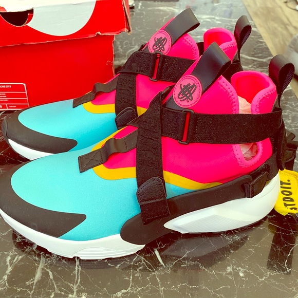 nike air huarache city bleached aqua